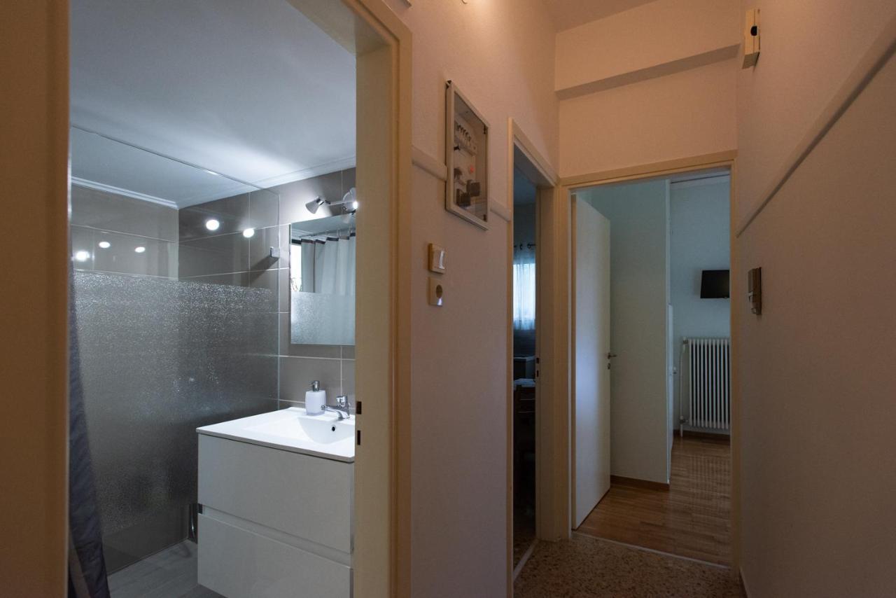Blue Ark Athenian Nest Apartment